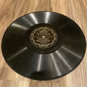 Mornarska Koračnica / Pogledaj Me Nevjernice Record Vinyl (78856) Victor